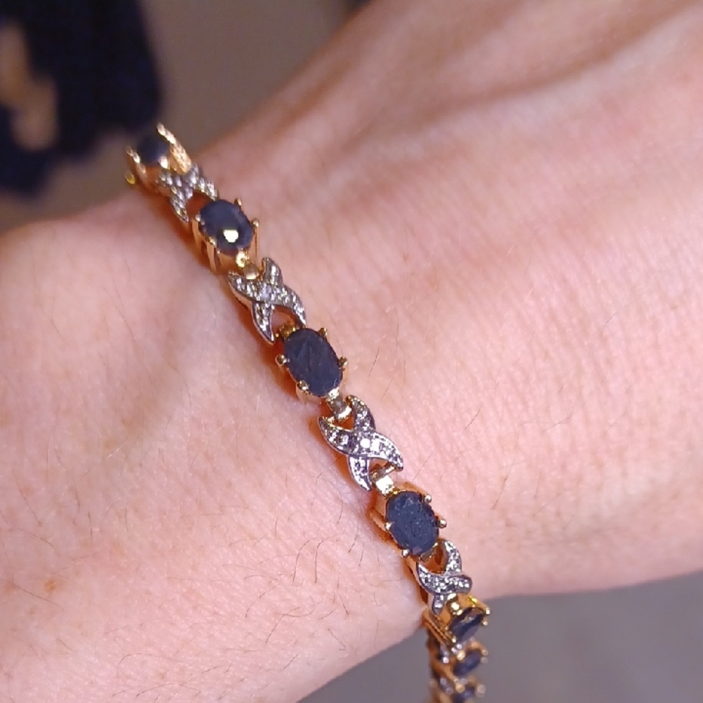 Elegant Gold and Black Stone Bracelet